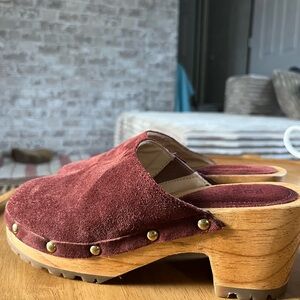 Rag & Co Women's Suede Leather Studded Clogs in Burgundy